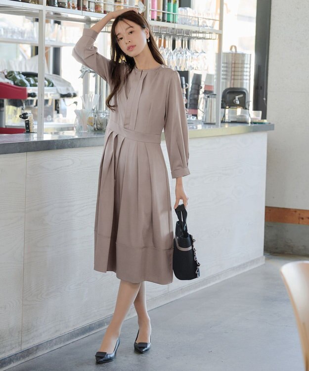 Tiaclasse L 【セレモニー・XSサイズ(5号)追加・新色追加・洗える】キーネックフレアワンピース モカ