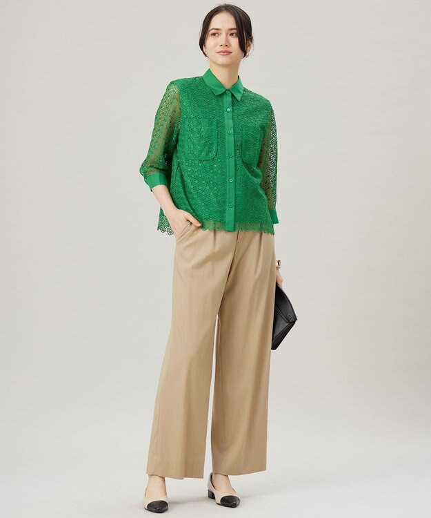 自由区 【ドラマ「明日はもっと いい日になる」着用】【洗える】ジオメトリックフラワーレースクロップド丈シャツ ブラウス グリーン