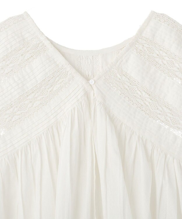 earth music&ecology 【WEB・一部店舗限定】【綿100％】レース＆ピンタックフレンチブラウス Off White