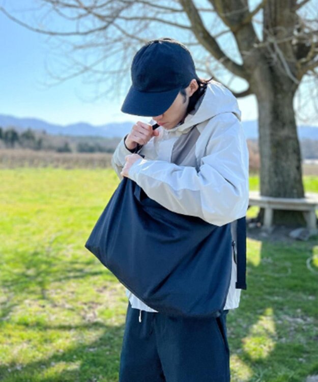 LIVERAL 【大容量】UKIE メッセンジャーバッグ Super water repellent