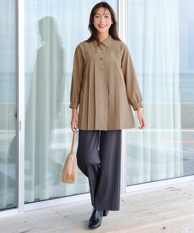 Tiaclasse L ピーチスキンプリーツシャツチュニック ベージュ