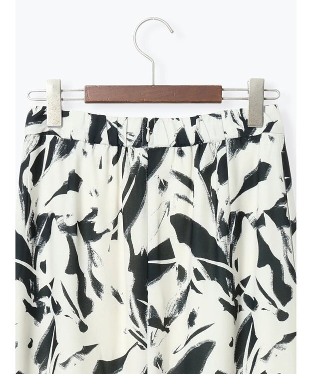 Te chichi 【2026年3月InRed掲載波瑠さん着用】ペイントパターンナロースカート オフホワイト