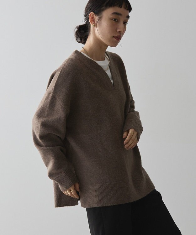AMERICAN HOLIC カーブネックニットプルオーバー Mocha