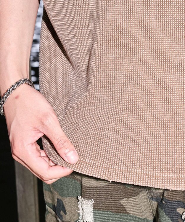 WEGO 【ユニセックス着用ITEM/MLサイズ展開】ブリーチワッフルダメージグラフィックT（SS） ブラウン