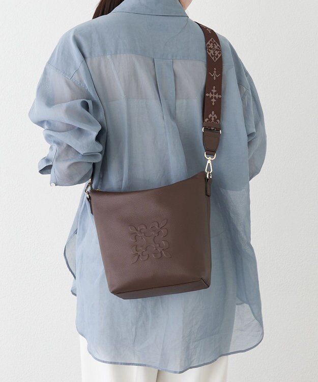 russet 《WEB限定》スタンダードミニショルダーバッグ <エンボスモノグラム>(CE-1718-WEB) D.Brown