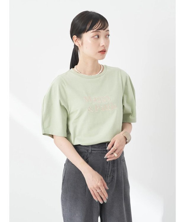 earth music&ecology フォルムスリーブ刺繍ロゴＴＥＥ Off White