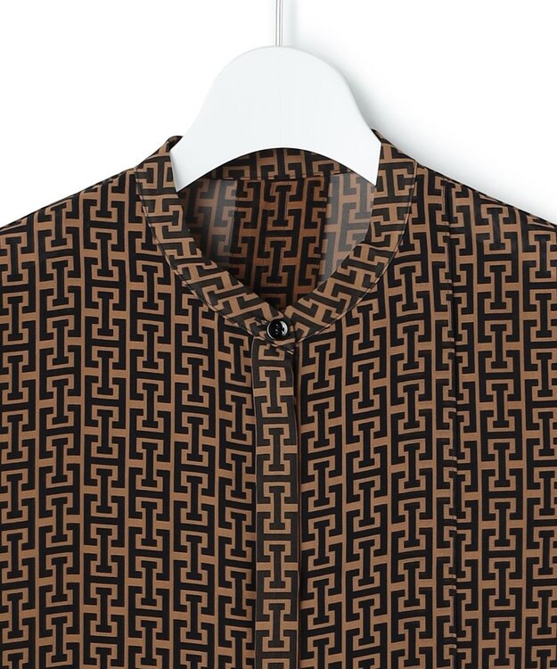 ICB 【30th ANNIVERSARY】 モノグラムプリントシフォン バンドカラーブラウス キャメル×ブラック系