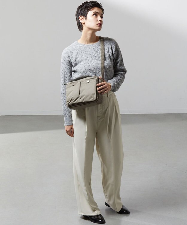 Y'SACCS ダブルホックポケットショルダー グレージュ