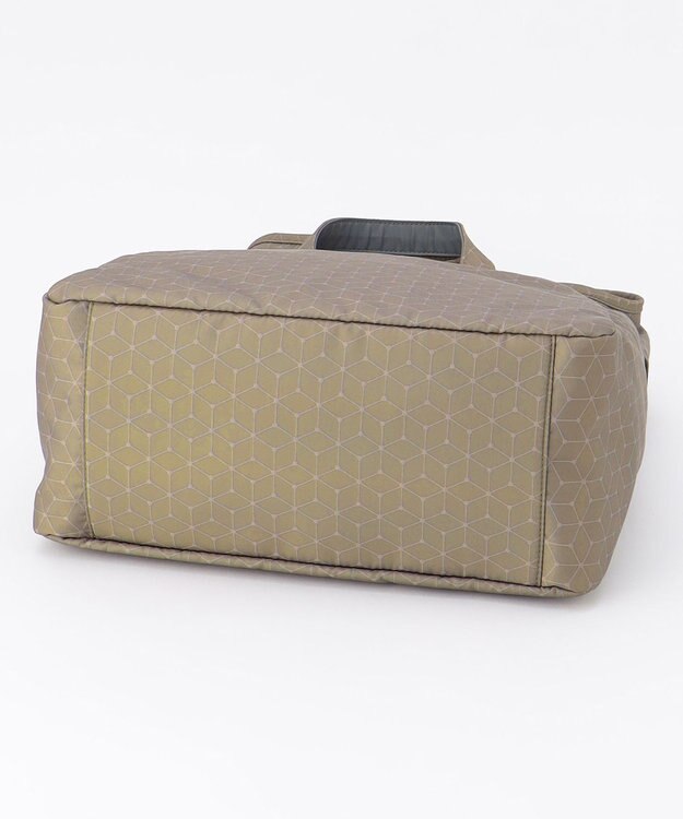 Y'SACCS キュービック×ポイントドット　2WAYトート＆ショルダー　Mサイズ グレージュ【WEB限定カラー】