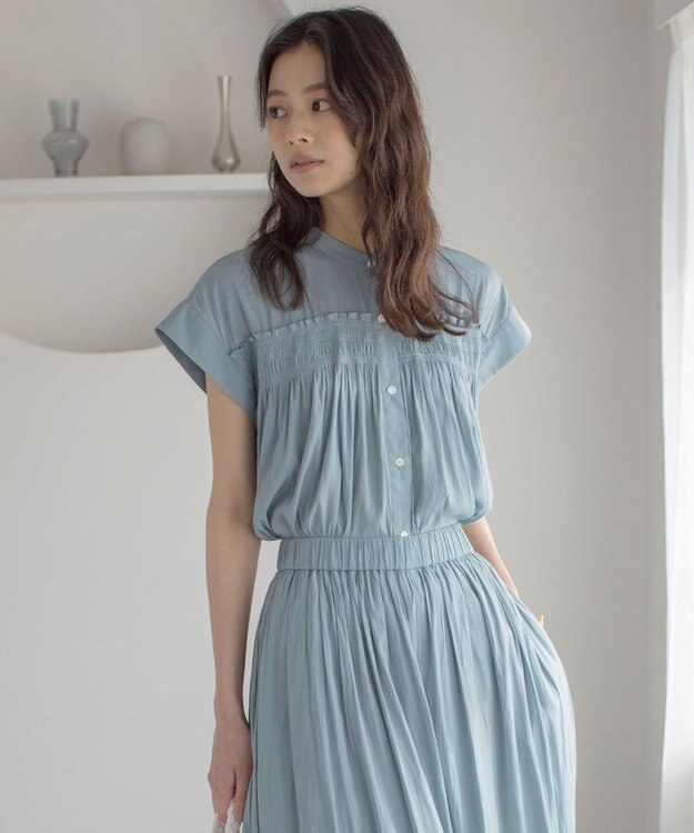 組曲 L ギャザーライトデシンシャーリング ブラウス スモーキーミント系