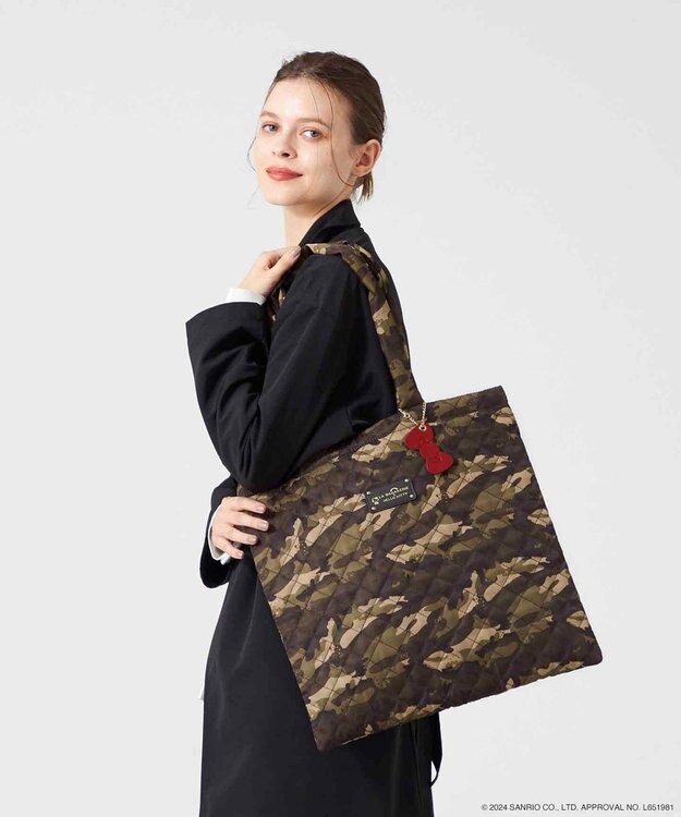 LA BAGAGERIE 【LA BAGAGERIE×HELLO KITTY】リボンチャーム付き　キルティングトート カーキ