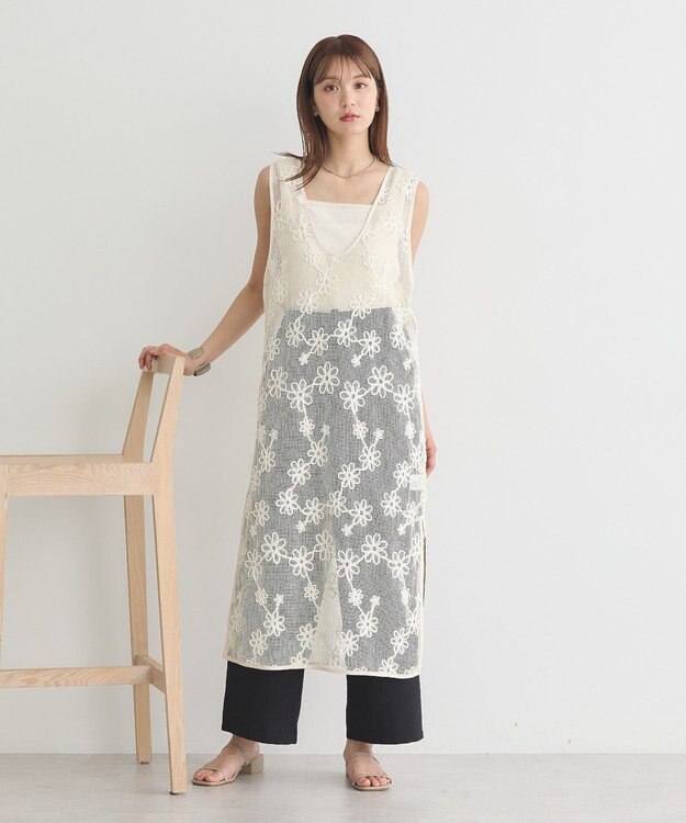 earth music&ecology コード刺繍ベスト Ivory