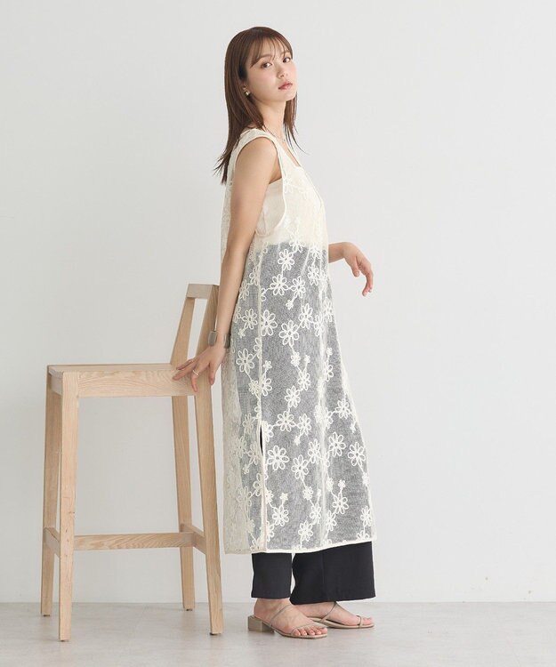 earth music&ecology コード刺繍ベスト Ivory