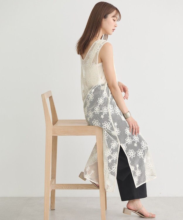 earth music&ecology コード刺繍ベスト Ivory