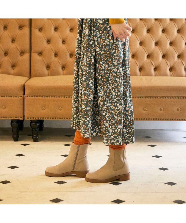 ing <ing>サイドゴアブーツ ベージュヌバック