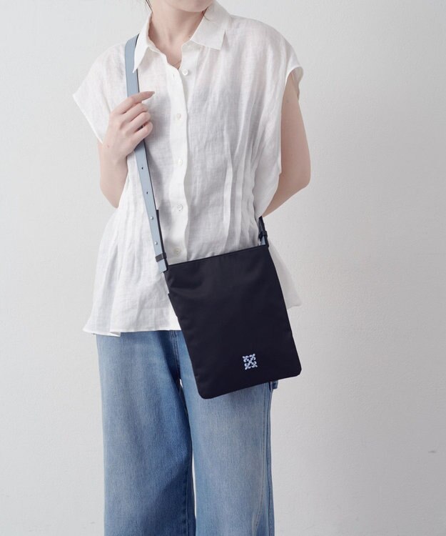 russet バイカラーレザーベルトフラットショルダーバッグ(SF-278) Black