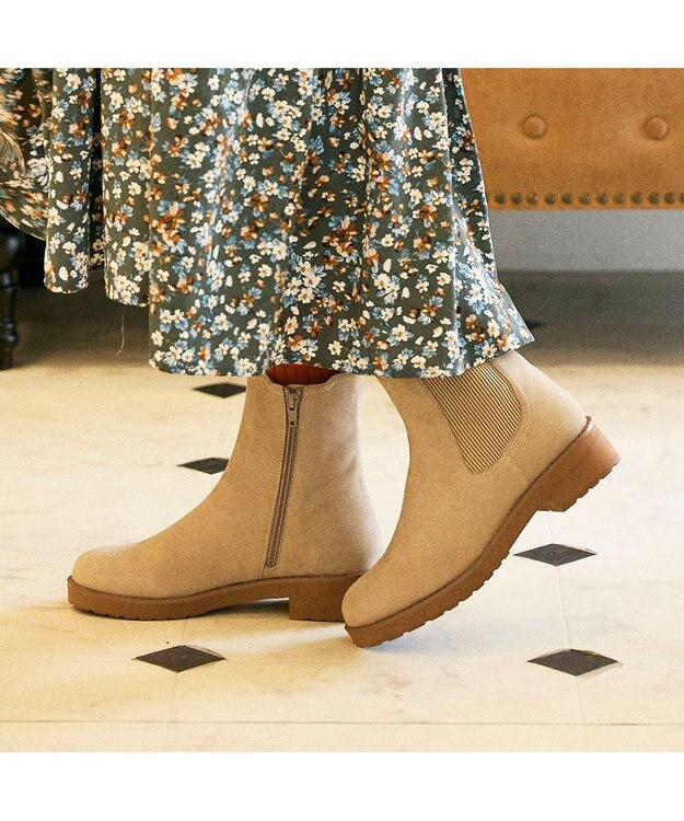 ing <ing>サイドゴアブーツ ベージュヌバック