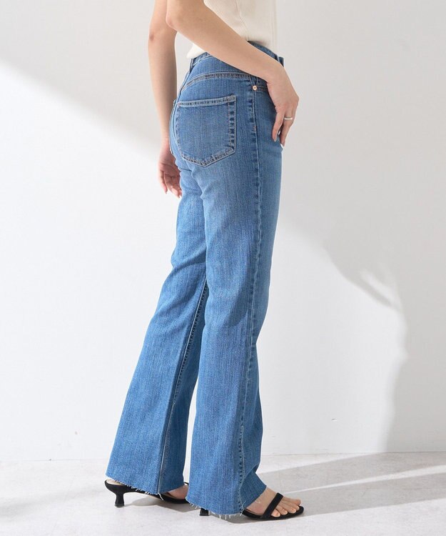 earth music&ecology セルフカットフレアデニムパンツ Medium Indigo