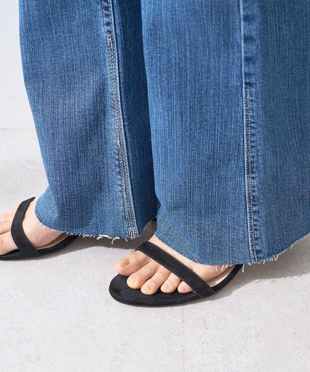 earth music&ecology セルフカットフレアデニムパンツ Medium Indigo