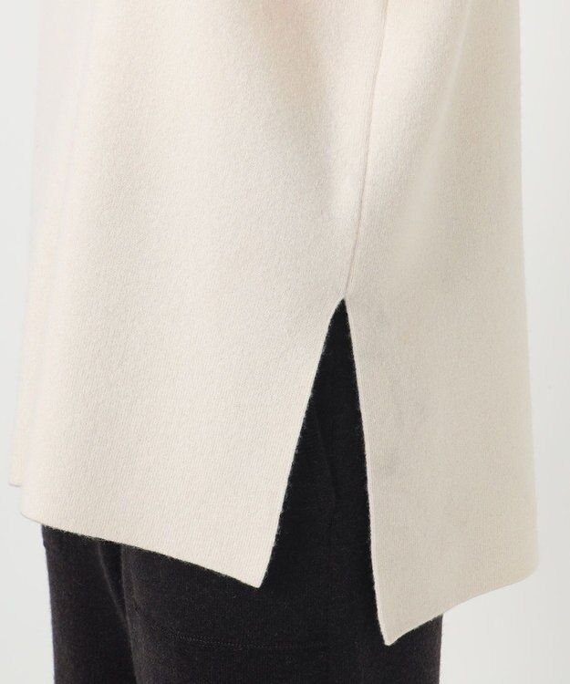 23区 【R(アール)】カシミヤブレンド Vネックニット アイボリー系