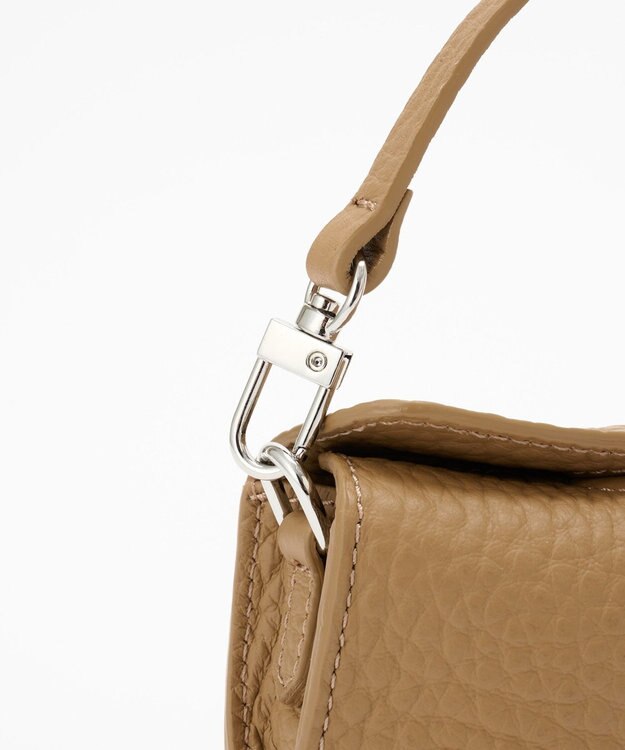 IACUCCI  ラーナ ミニチャーム ALCE キャメル