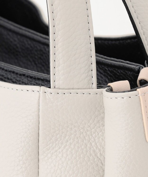 Y'SACCS シュリンクレザートート Sサイズ アイボリー