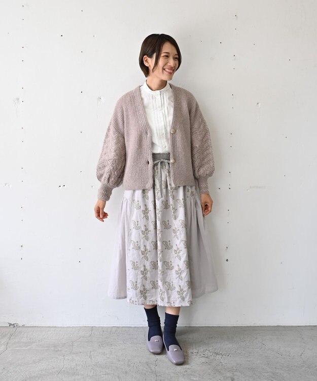 muuc 〈コットン100%〉〈綿ローン生地〉〈ふんわり柔らかな肌触り〉梅小花刺繍 ギャザースカート ライトグレー