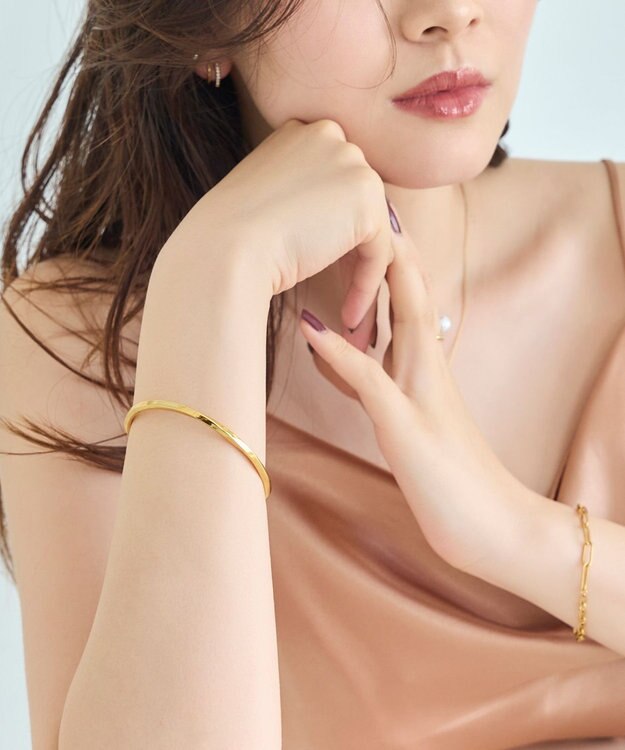 Phoebe 【金属アレルギー対応】ライトツイストメタルバングル/サージカルステンレス ゴールド