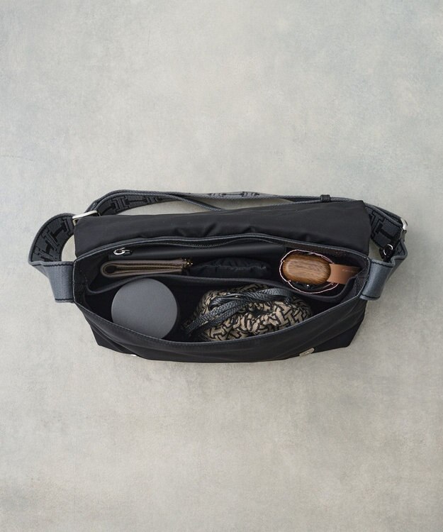 IACUCCI アーゴ ミディアムショルダー NYLON/CERVO ブラック