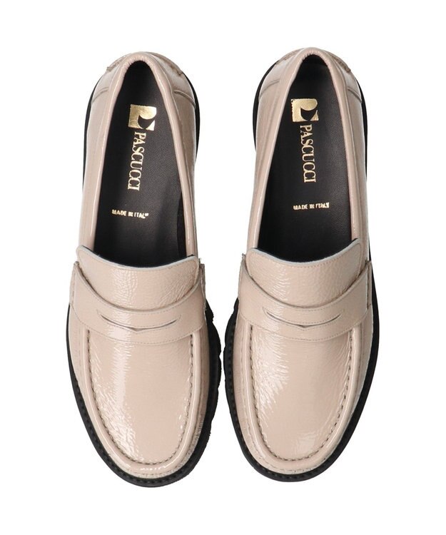 INTER-CHAUSSURES 【PASCUCCI】エクストラライトソールローファー ライトベージュエナメル