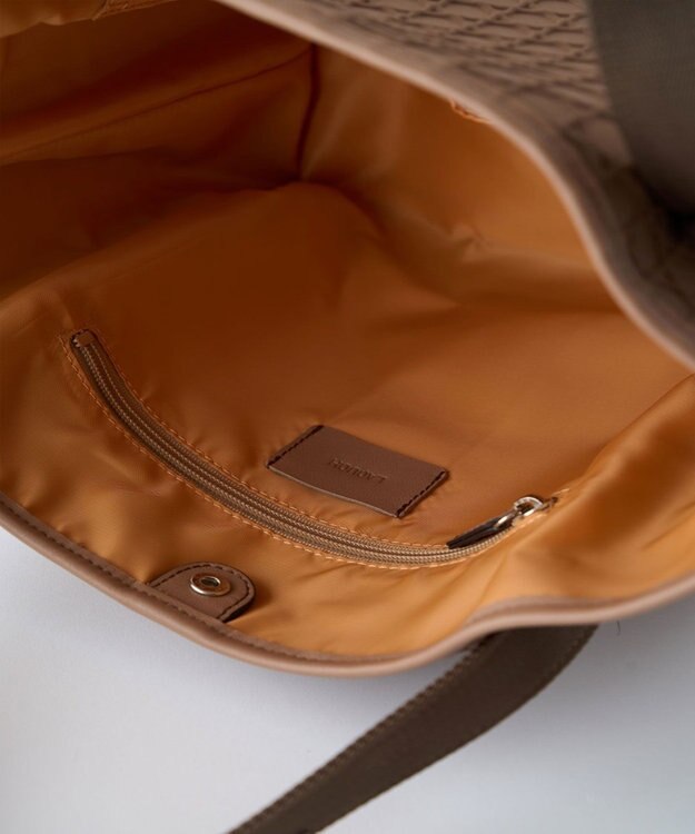 MIYABIYA LAQUOH【撥水加工】篭目柄エンボスボンディングトートS カフェオレ