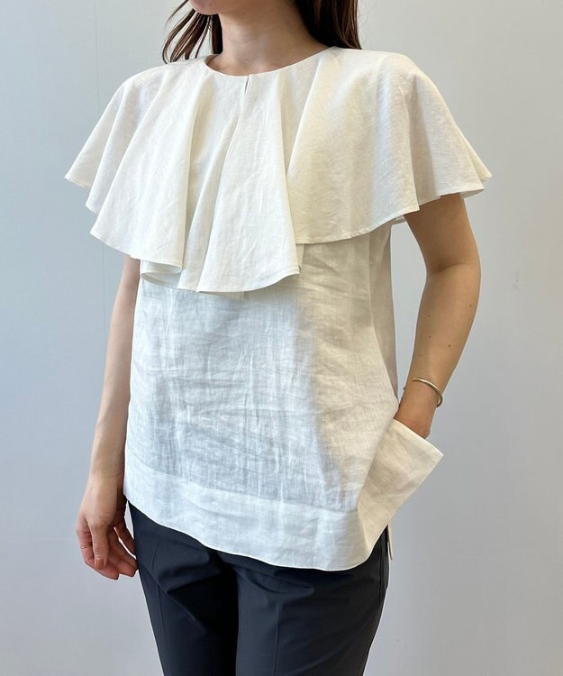 UNFILO 【洗える】リネンレーヨン　ラッフルカラーブラウス オフ