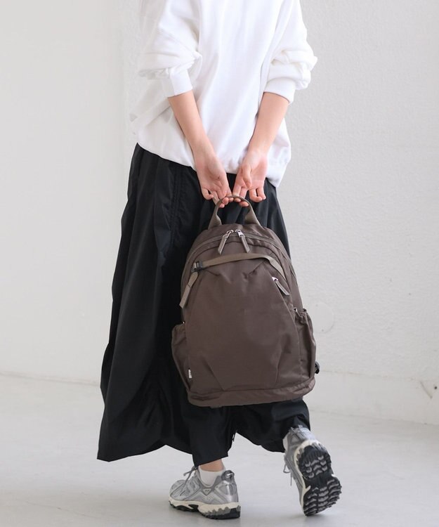 ACE BAGS & LUGGAGE 【軽量】 W&.Day/Night アウリンコ ラウンドリュック A4 13.3インチPC 15174 ダブルアンドデイナイト モカ