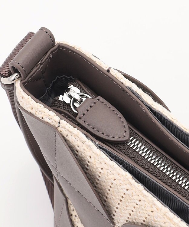 Y'SACCS サークルパッチショルダーバッグ アイボリー