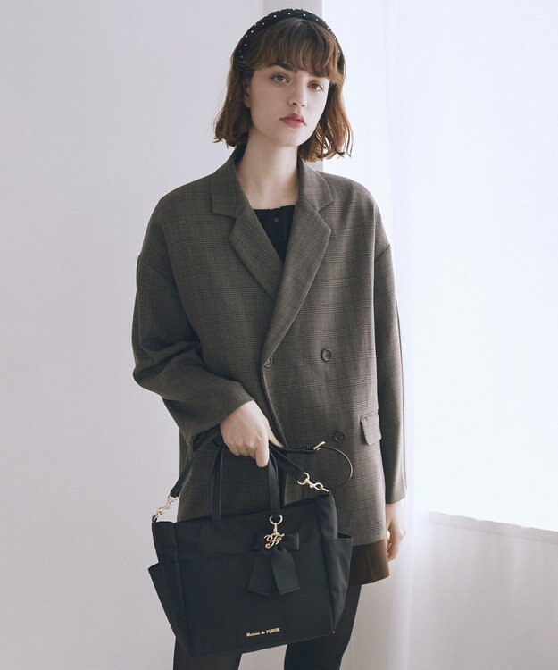 Maison de FLEUR 撥水加工リボンチャームマルチポケットトートS Black