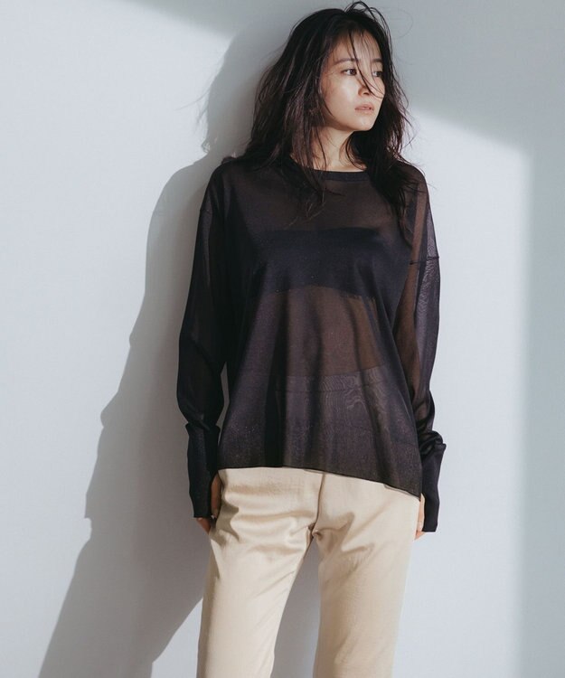 ICB 【MAG×スタイリストコラボ】シャイニーシアーニット×サテンストレートパンツ ブラックニット×ベージュパンツ