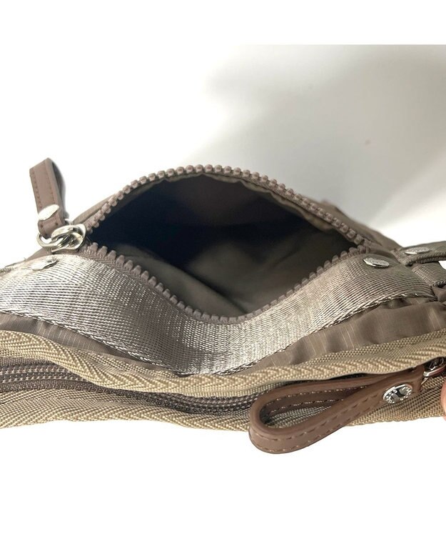 Y'SACCS テープデザインポシェット ベージュ