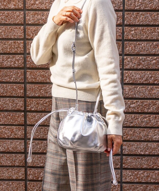 tsumori chisato CARRY ラムギャザー ショルダーバッグ シルバー