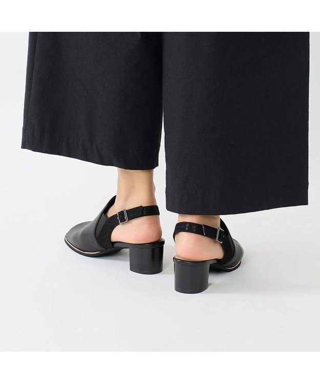 ing <ing>カバードバックストラップサンダル ブラック