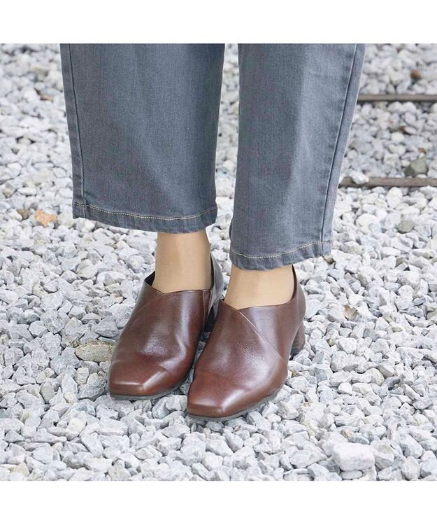 ing <ing>【WEB限定】【サスティナブルシリーズ】甲深デザインパンプス ダークブラウン