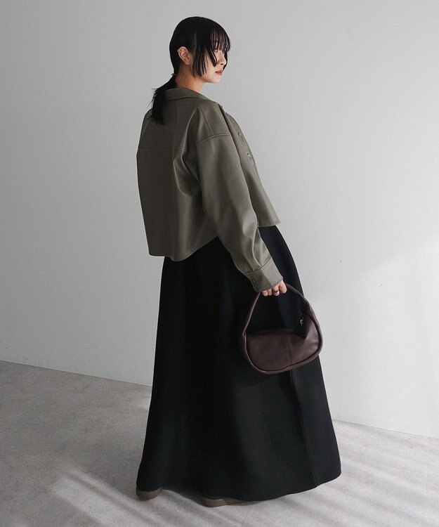 Green Parks ショート丈フェイクレザーシャツ Gray Beige