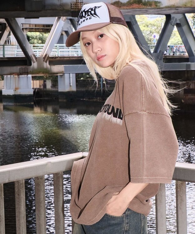 WEGO 【ユニセックス着用ITEM/MLサイズ展開】ブリーチワッフルダメージグラフィックT（SS） ブラウン