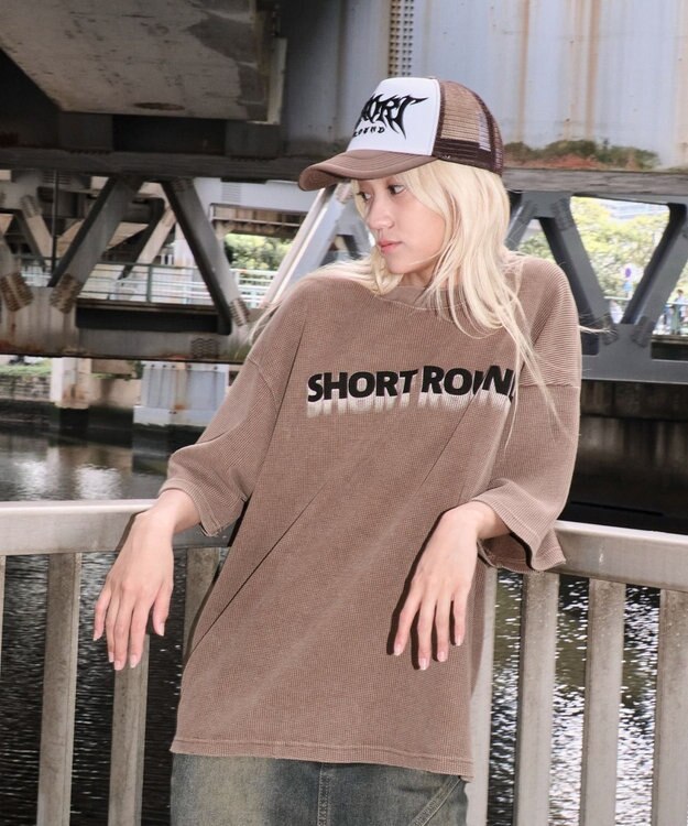 WEGO 【ユニセックス着用ITEM/MLサイズ展開】ブリーチワッフルダメージグラフィックT（SS） ブラウン