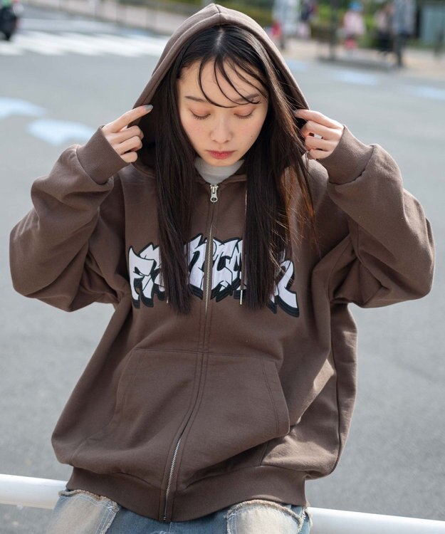 WEGO 【ユニセックス着用ITEM】ワッペンロゴZIPパーカー ブラウン