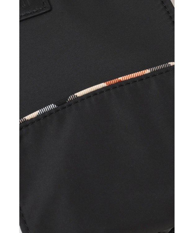 DAKS 軽量ナイロン×牛革 ハウスチェックディテール ネックポーチ ブラック