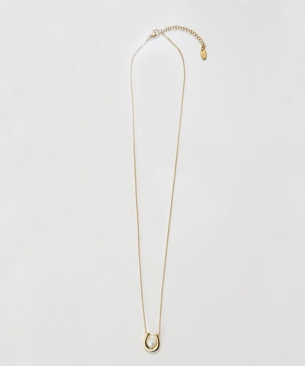 Phoebe 〈金属アレルギー対応〉メタリックパールホースシューネックレス　ゴールド　ステンレス/馬蹄/蹄鉄/ラッキーモチーフ/ギフト/プレゼント/大ぶり ゴールド