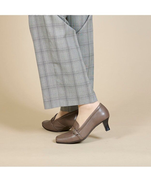 ing <ing>ベルトデザインヒールローファー オーク