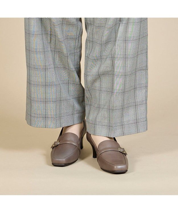 ing <ing>ベルトデザインヒールローファー オーク