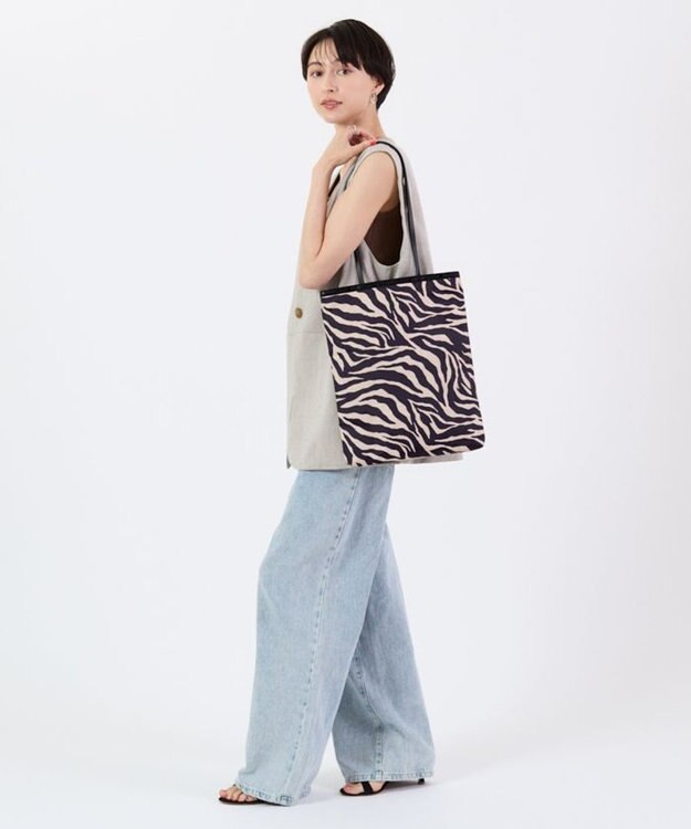 LeSportsac VERTICAL CITY TOTE/アップタウンラフィアゼブラ/ブラック アップタウンラフィアゼブラ/ブラック
