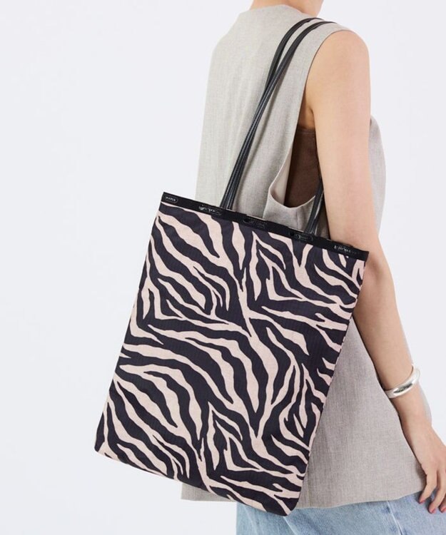 LeSportsac VERTICAL CITY TOTE/アップタウンラフィアゼブラ/ブラック アップタウンラフィアゼブラ/ブラック